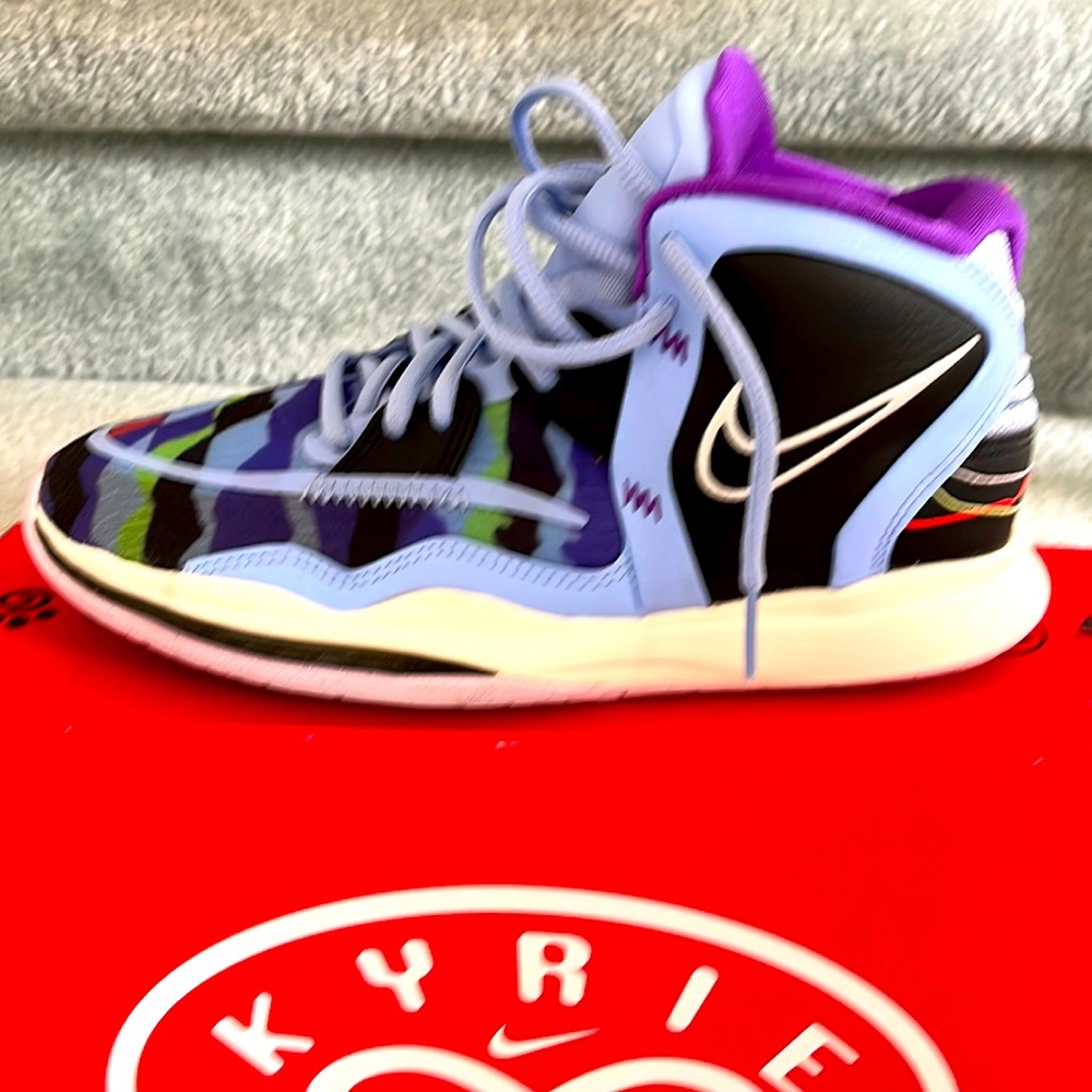 Nike Kyrie Infinity (GS), Aluminum/Sail-Black, Big Kids 5.5 Y